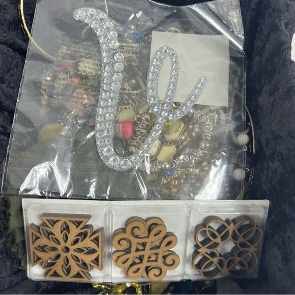 5 pound scoop of craft jewelry vintage to current for repurpose - Picture 11 of 12